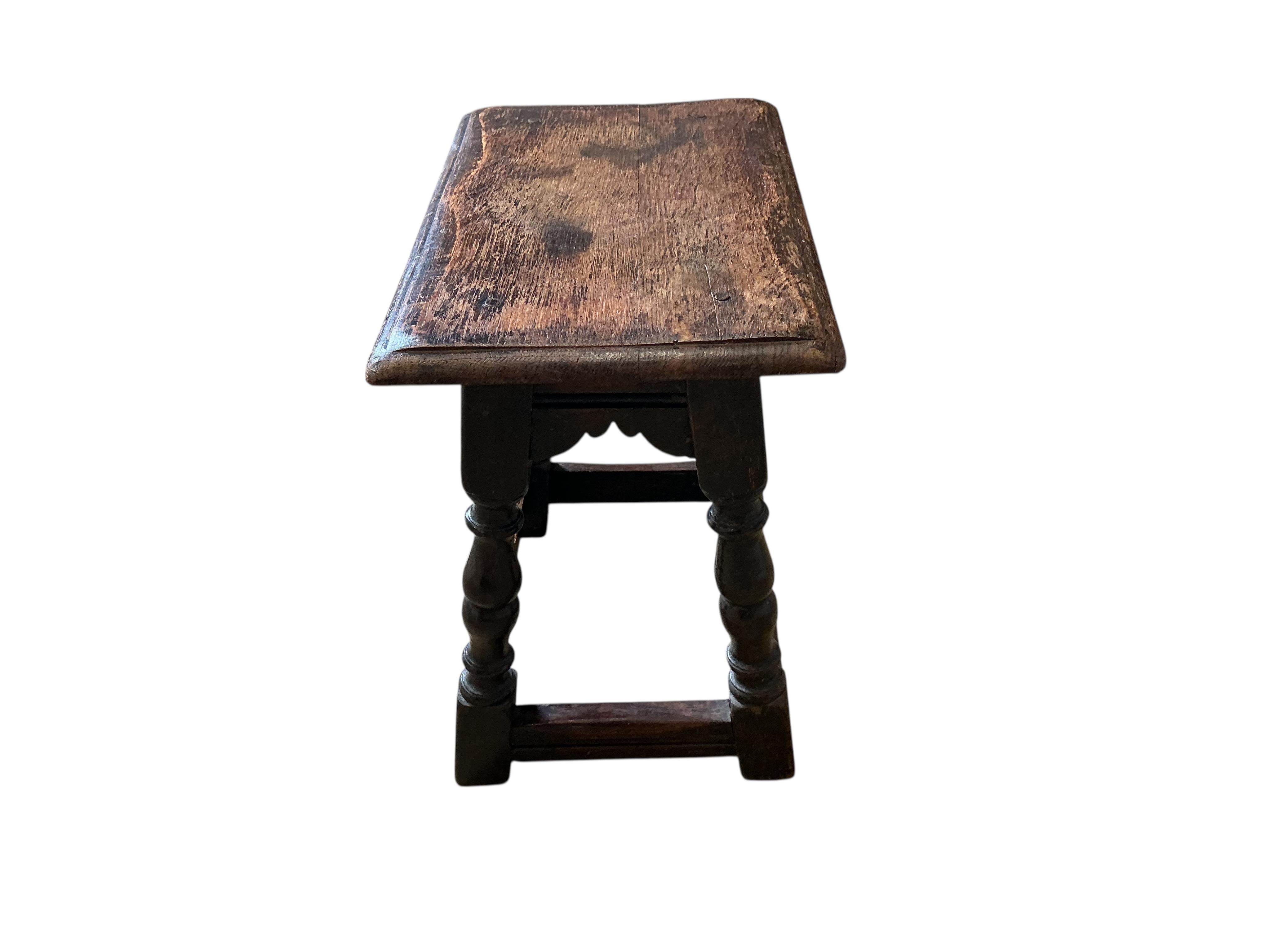 An 18th century style oak joint stool, width 45cm, depth 29cm, height 46cm